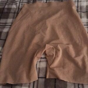 Seamless Nudemid waist Shorts with low back
